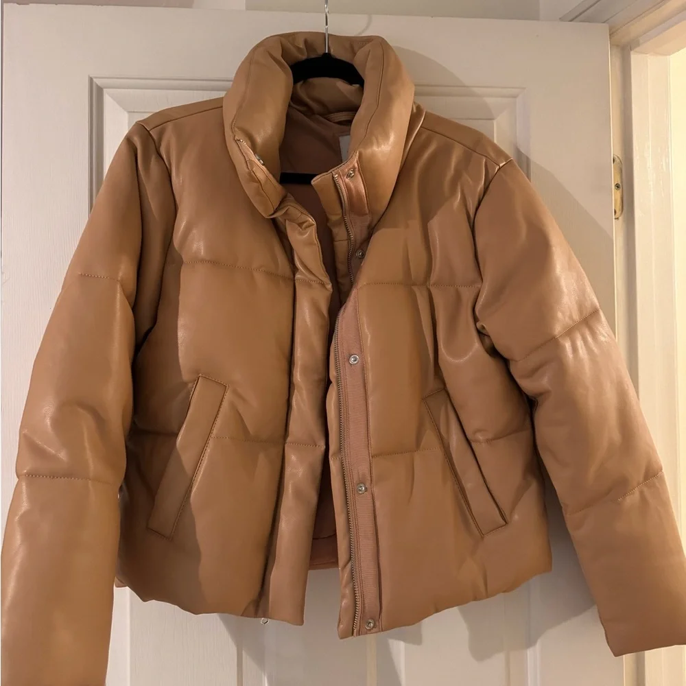 Abercrombie & Fitch Women's Vegan Leather Puffer Jacket - Picture 1 of 3